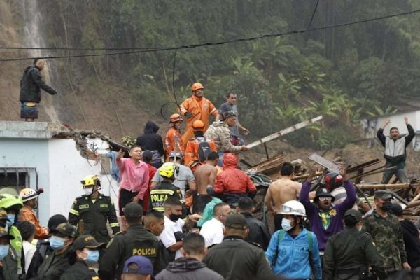 Van 13 fallecidos por las severas lluvias en Colombia Van 13 fallecidos por las severas lluvias en Colombia