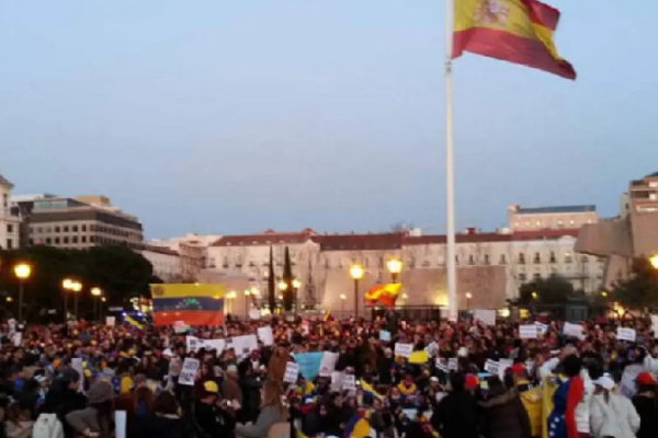 Venezuela queda como el segundo país con más nacionalizados en España durante 2024