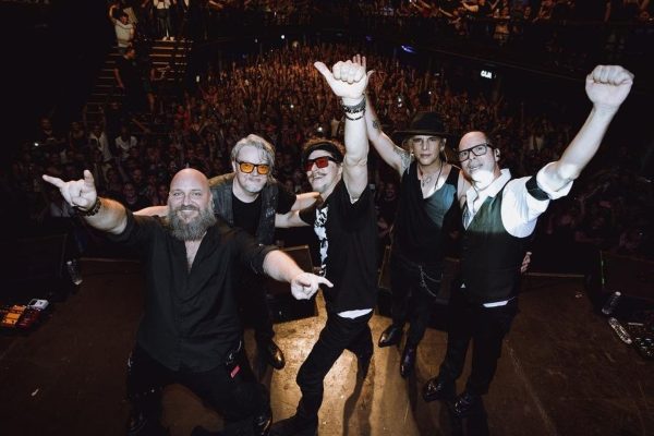 Zapato 3, Desorden Público y El Último Sentimiento en Caracas