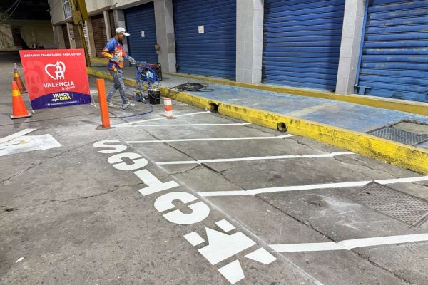 Activan estacionamientos para motos en el centro de Valencia