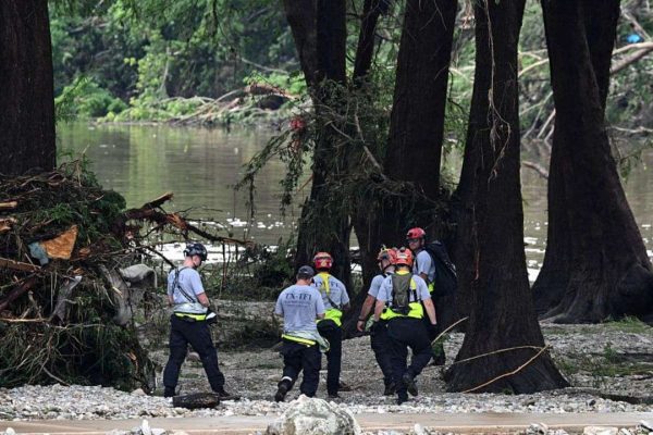 Aumenta a 52 la cifra de muertos por inundaciones en Texas Aumenta a 52 la cifra de muertos por inundaciones en Texas