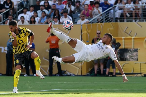 Baile con resbalón del Madrid en el Mundial de Clubes | Mundial de clubes 2025 Kylian Mbappé marca el tercer gol del Madrid este sábado.