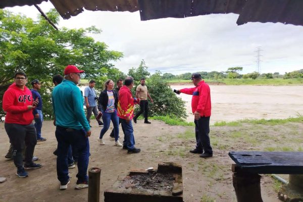 Construyen protección a pilotes en la autopista José Antonio Páez en Barinas