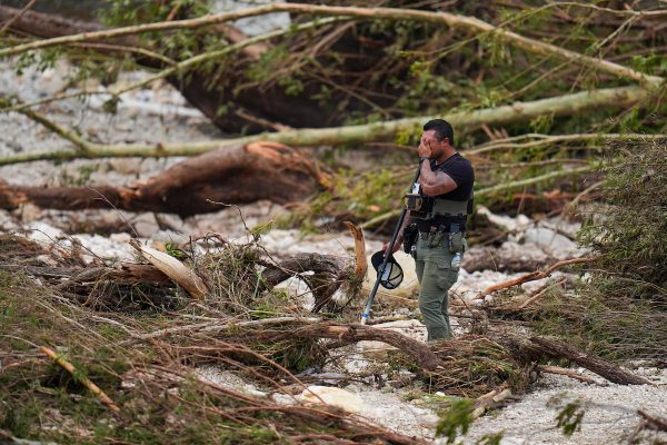 Devastación y angustia en Texas: las inundaciones dejan al menos 68 muertos, entre ellos 21 niños, y decenas de desaparecidos EL PAÍS