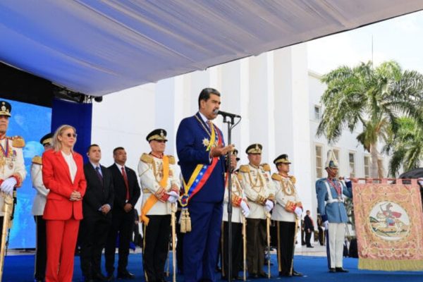 El 5 de julio de 1812 Rompimos 300 años de opresión imperial "El 5 de julio de 1812 Rompimos 300 años de opresión imperial"