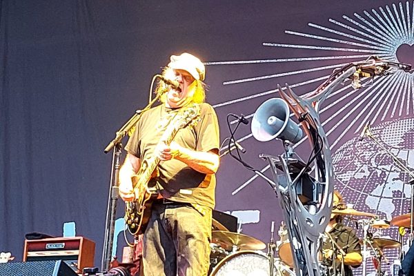 El chamán Neil Young y su gran desafío de ‘rock and roll’ | La Ruta Norteamericana | Cultura EL PAÍS