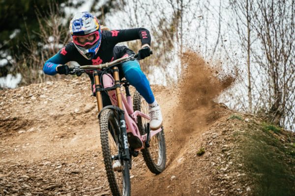 El descenso es la Fórmula 1 de las bicis de montaña: de la genial ‘locura’ de los pilotos a la telemetría y el conocimiento | El Montañista | Deportes EL PAÍS