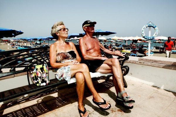 El verano según tu clase social: cómo el dilema norte/sur sigue marcando el turismo de los españoles | ICON EL PAÍS