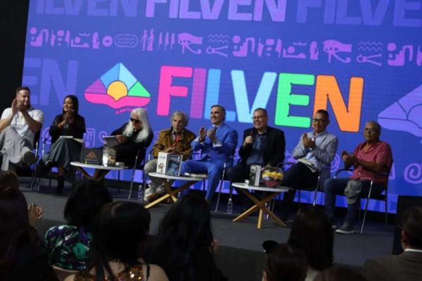Filven celebra 45 años de la obra literaria del poeta Tarek William Saab Filven celebra 45 años de la obra literaria del poeta Tarek William Saab