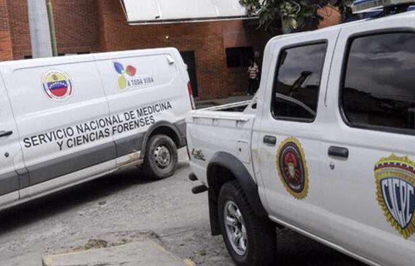 Grupo acribilló a una quinceañera en presencia de su hermano