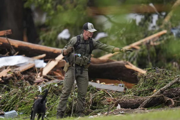 Inundaciones en Texas dejan ya al menos 52 muertos y 27 niñas desaparecidas Inundaciones en Texas dejan ya al menos 52 muertos y 27 niñas desaparecidas