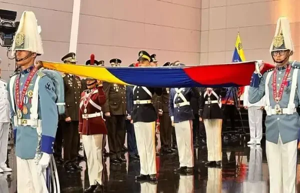Izada de bandera en el Panteón Nacional da inicio a celebración del 5 de julio Izada de bandera en el Panteón Nacional da inicio a celebración del 5 de julio