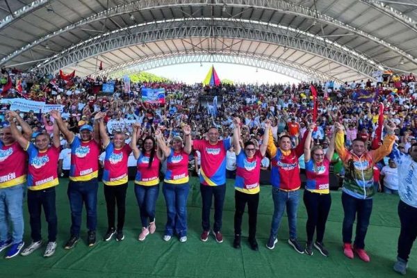 Juramentan comando de campaña en Guárico, Falcón y Portuguesa