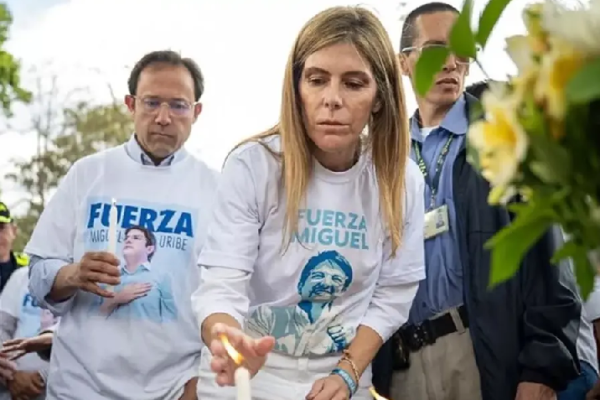 La Hermana de Miguel Uribe Turbay asegura que su evolución médica es ‘absolutamente satisfactoria’ La Hermana de Miguel Uribe Turbay asegura que su evolución médica es 'absolutamente satisfactoria'