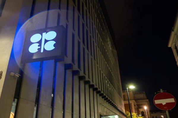 La OPEP+ decide aumentar la producción petrolera en 548.000 barriles diarios de crudo Brasil acepta invitación para ingresar a la OPEP+