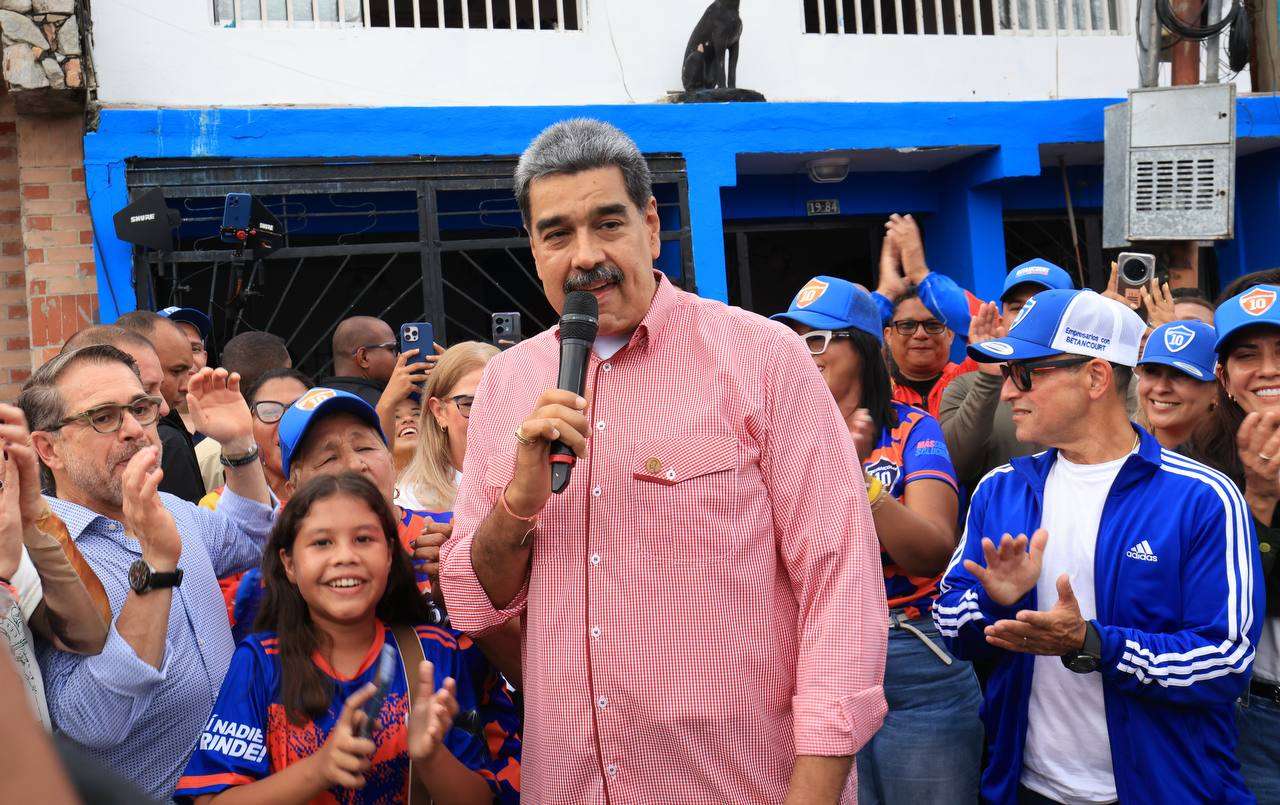 Maduro: estamos a la vanguardia de la construcción de la nueva democracia