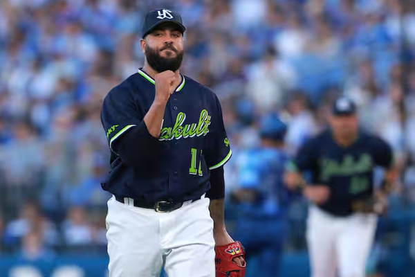 Pedro Ávila ganó la pulseada a Trevor Bauer en Japón