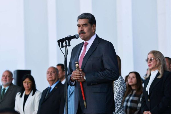 Presidente Maduro lidera acto de ascensos conjunto de la Fanb Presidente Maduro lidera acto de ascensos conjunto de la Fanb