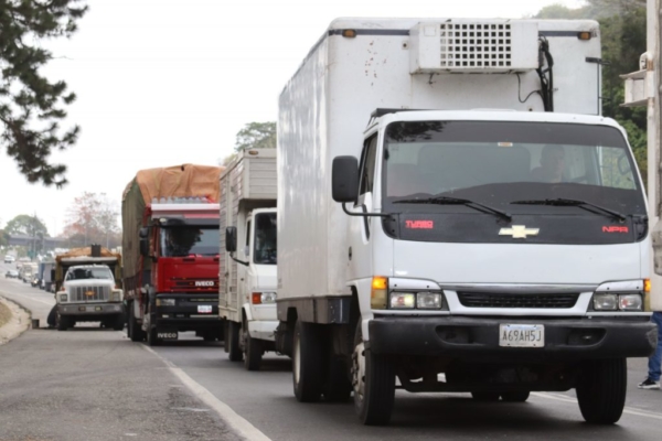 Transporte de carga pide extender habilitación para circular hacia Colombia
