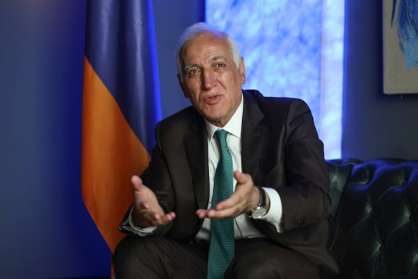 Vahagn Jachaturián: “En Armenia y Azerbaiyán necesitamos la paz; el pacto abre una nueva página” | Internacional EL PAÍS