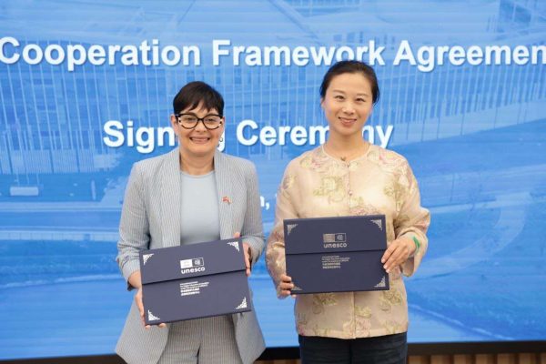 Venezuela y China firman acuerdo para fortalecer sistema educativo