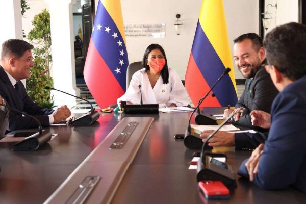 Venezuela y Colombia exploran nuevas áreas en materia de hidrocarburos Venezuela y Colombia exploran nuevas áreas en materia de hidrocarburos