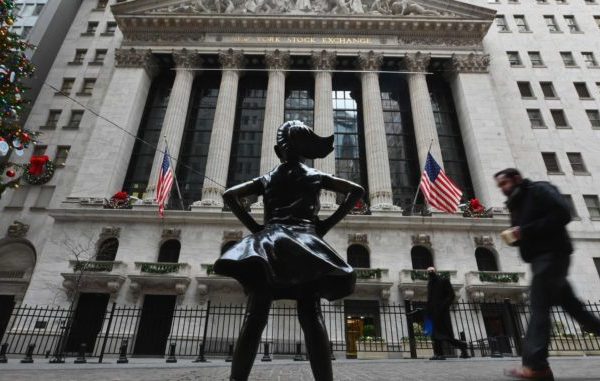 Wall Street cierra al alza tras acuerdo comercial entre Vietnam y EEUU