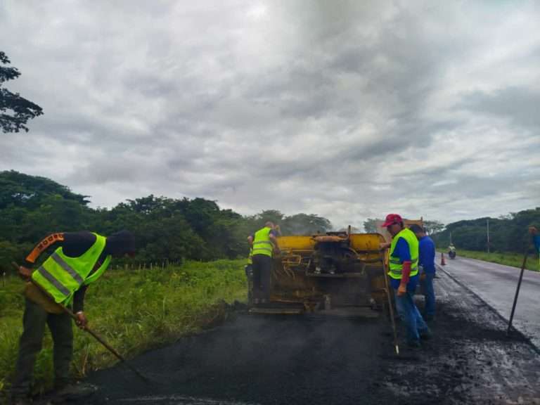 Ejecutan plan de recuperación vial en carreteras del sur de Aragua