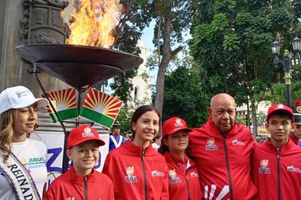 Encienden Fuego Patrio en Lara para los juegos deportivos escolares