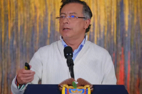Gustavo Petro considera 'conveniente' la propuesta de Nicolas Maduro de combinar ejércitos