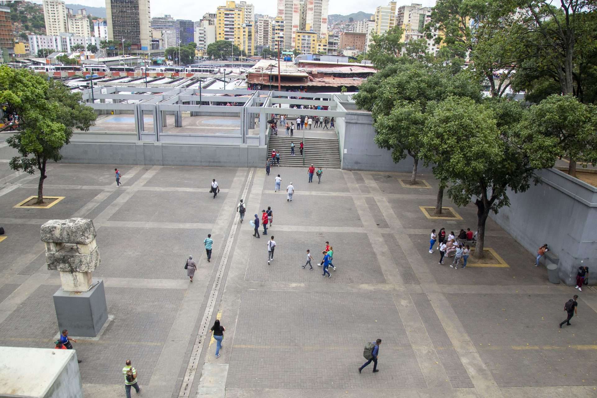 Plaza de La Hoyada queda libre de buhoneros