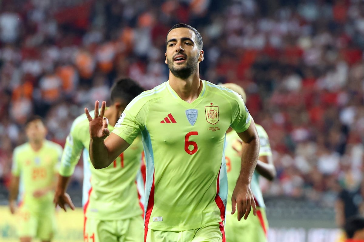 Merino celebra su tercer gol ante Turquía, el quinto de los seis de España.