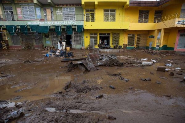 Asciende a 50 cifra de muertos por el huracán Melissa en el Caribe
