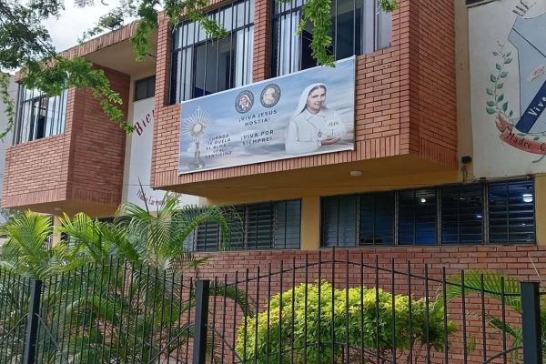 Colegio Madre Carmen Rendiles en Lara celebra santidad de su epónima