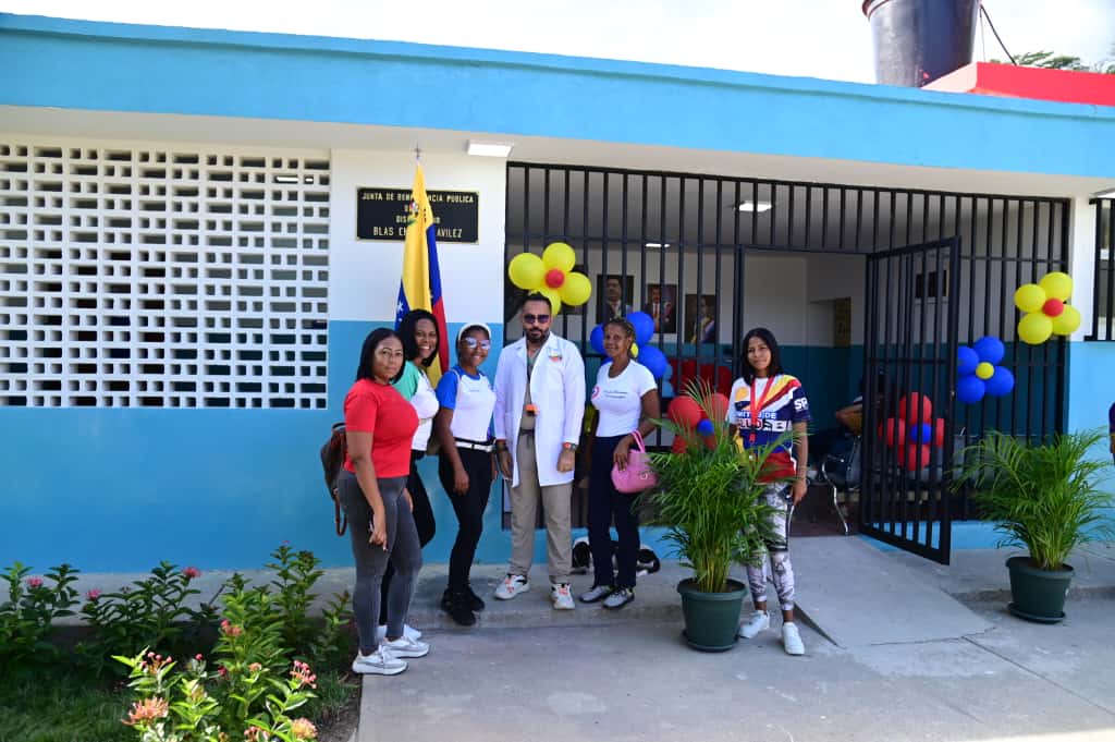 Inauguran siete obras en Caruao y consolidan red de salud al 100%
