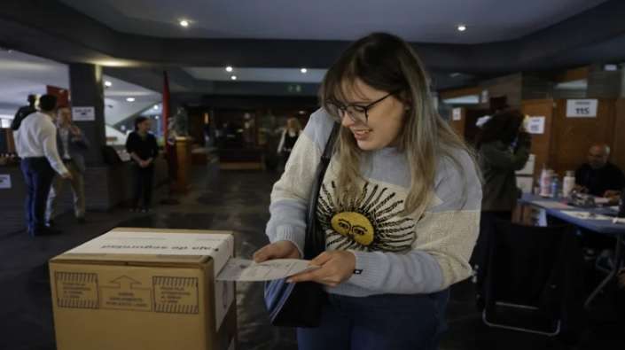Inicia elecciones en Argentina para renovar el Congreso