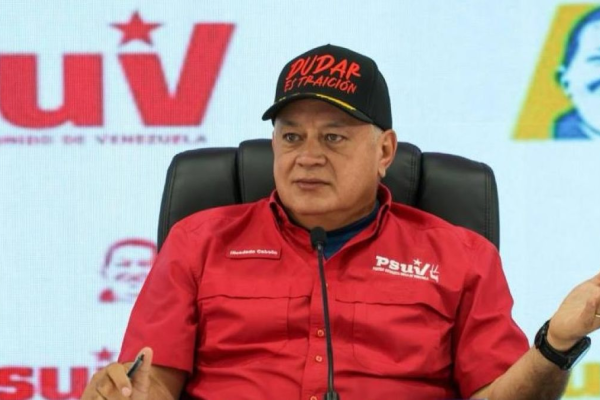 La gorra de Diosdado Cabello lo dice todo: 'Dudar es traición'