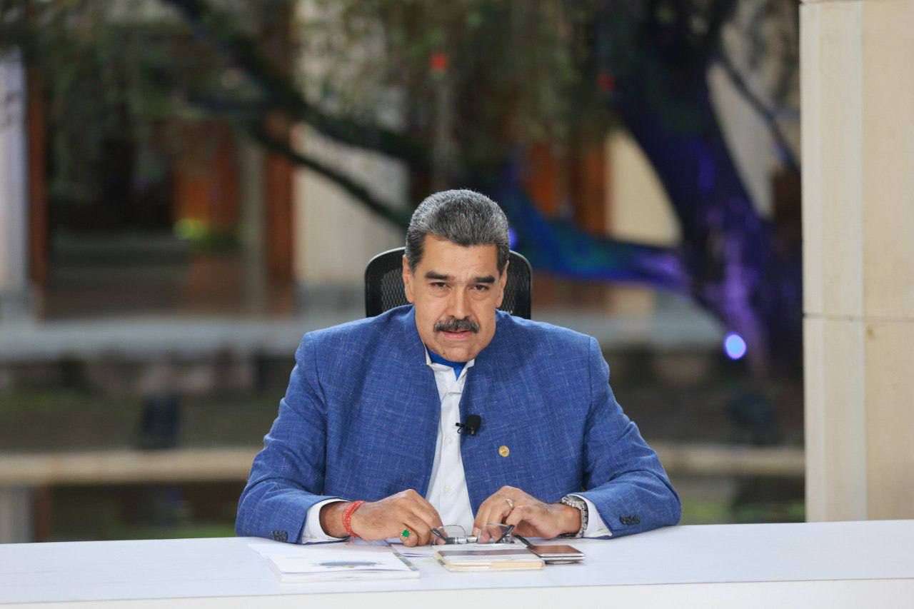Maduro convocó a los movimientos sociales a difundir la verdad de Venezuela