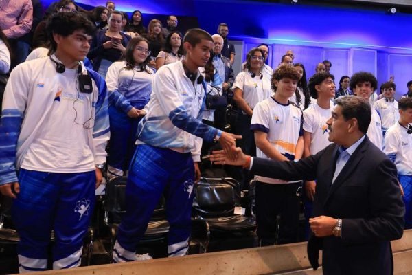 Maduro: la tecnología es para mejorar la vida del planeta, no para inventar guerras