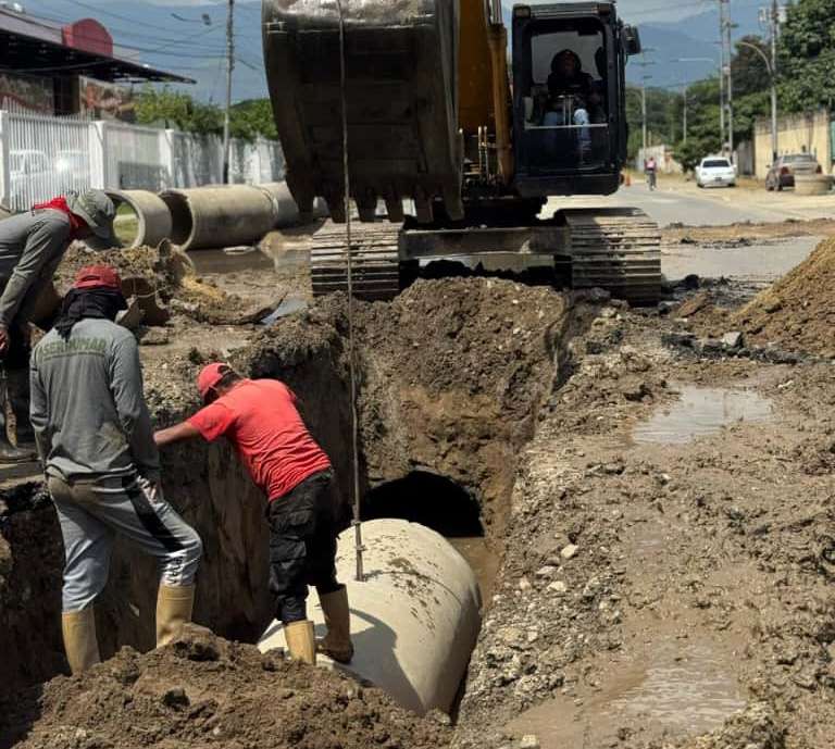 Mejoran sistema de aguas residuales en Turmero