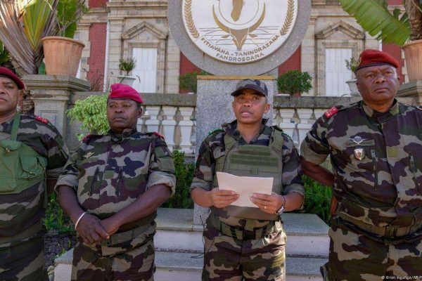 Se concreta Golpe Militar contra el presidente de Madagascar
