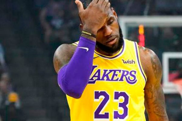 Temporada de Lebron James pendiendo de un hilo