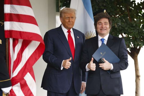 Trump condiciona apoyo económico a Milei a victoria en elecciones intermedias Trump condiciona apoyo económico a Milei a victoria en elecciones intermedias
