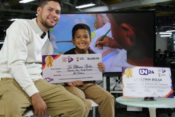 Últimas Noticias premió la creatividad audiovisual Ganadores del concurso 24 segundos Foto MIB 04
