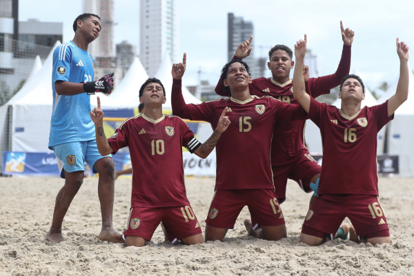 Vinotinto de Futbol Playa finaliza gran campaña en Itajaí