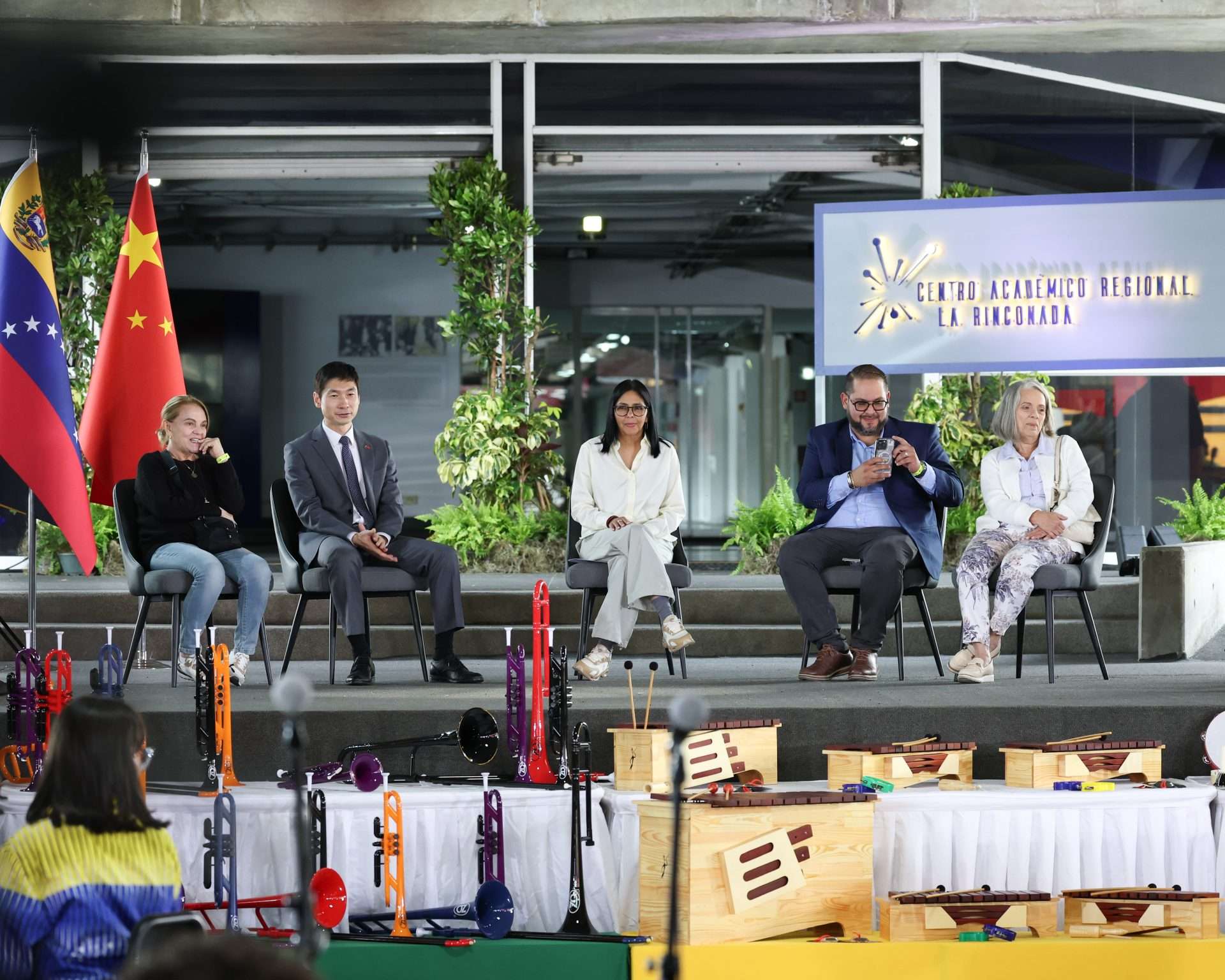 China dona 591 instrumentos al Sistema Nacional de Orquestas y Coros de Venezuela