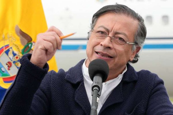 Petro critica indulto de Trump al expresidente hondureño Juan Orlando Hernández