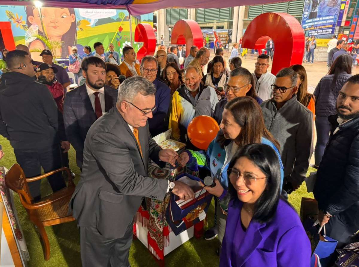 Rusia invita a conocer su cultura en la Feria del Libro de Caracas