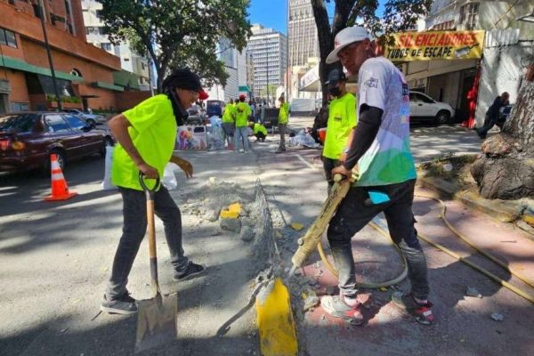Colocaron 300 tn de asfalto en Prolongación Las Acacias