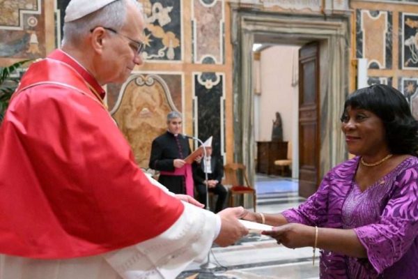 El Papa pide una "paz desarmada y desarmante" en la diplomacia mundial